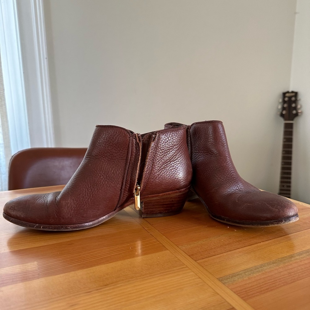 Winter / Fall sale: Size 6.5 Sam Edelman short brown leather boot